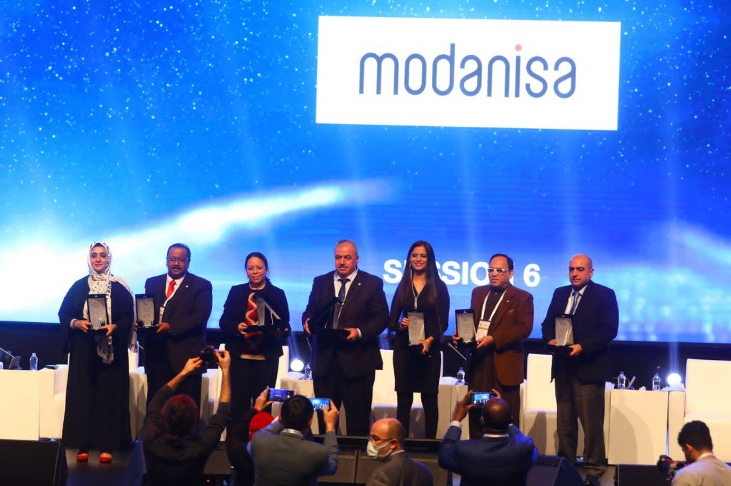 Dr. Amena Sibghatullah on stage at international session Istanbul Turkey